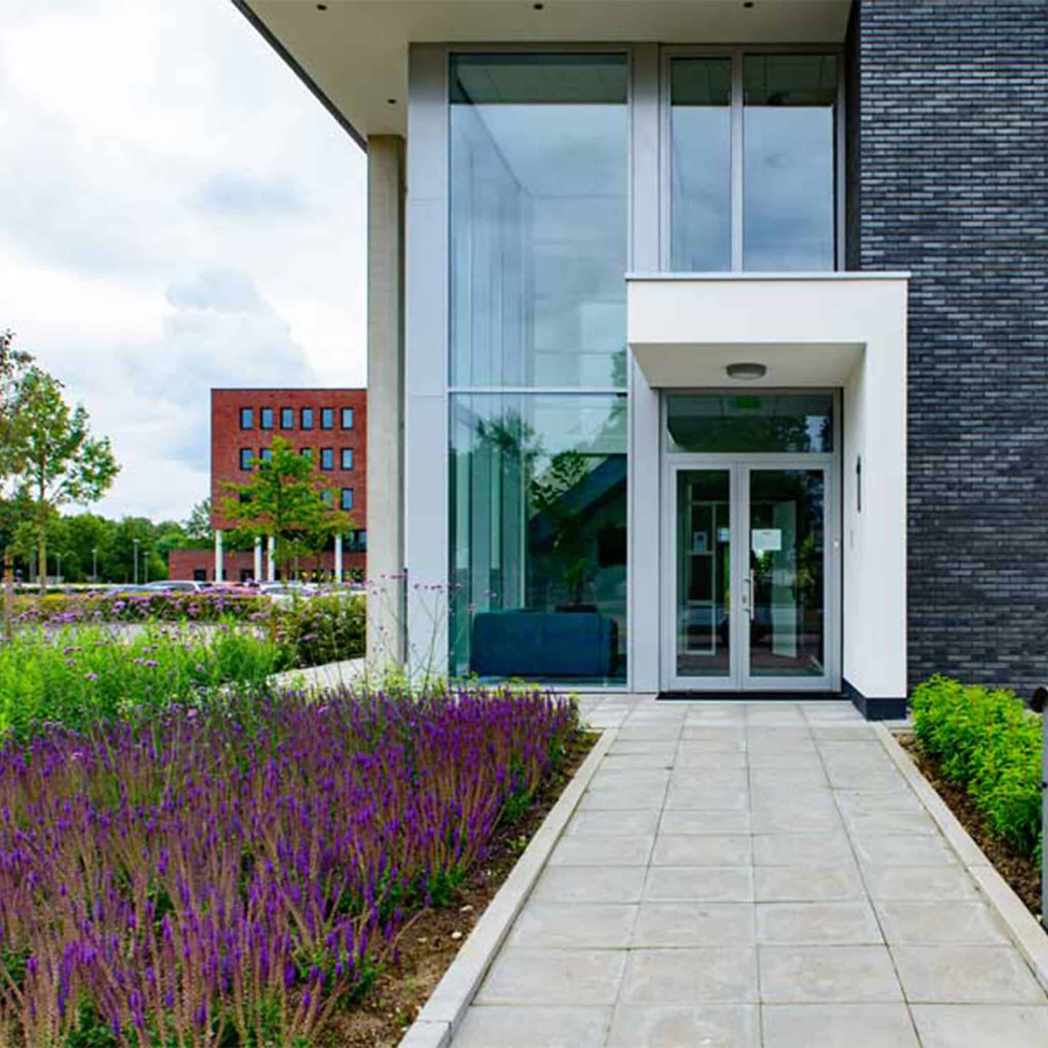 Bedrijfstuinen-Dutch-Quality-Gardens-1x1-07